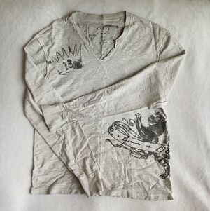 GUESS men's long sleeve v neck with print shirt, size XL